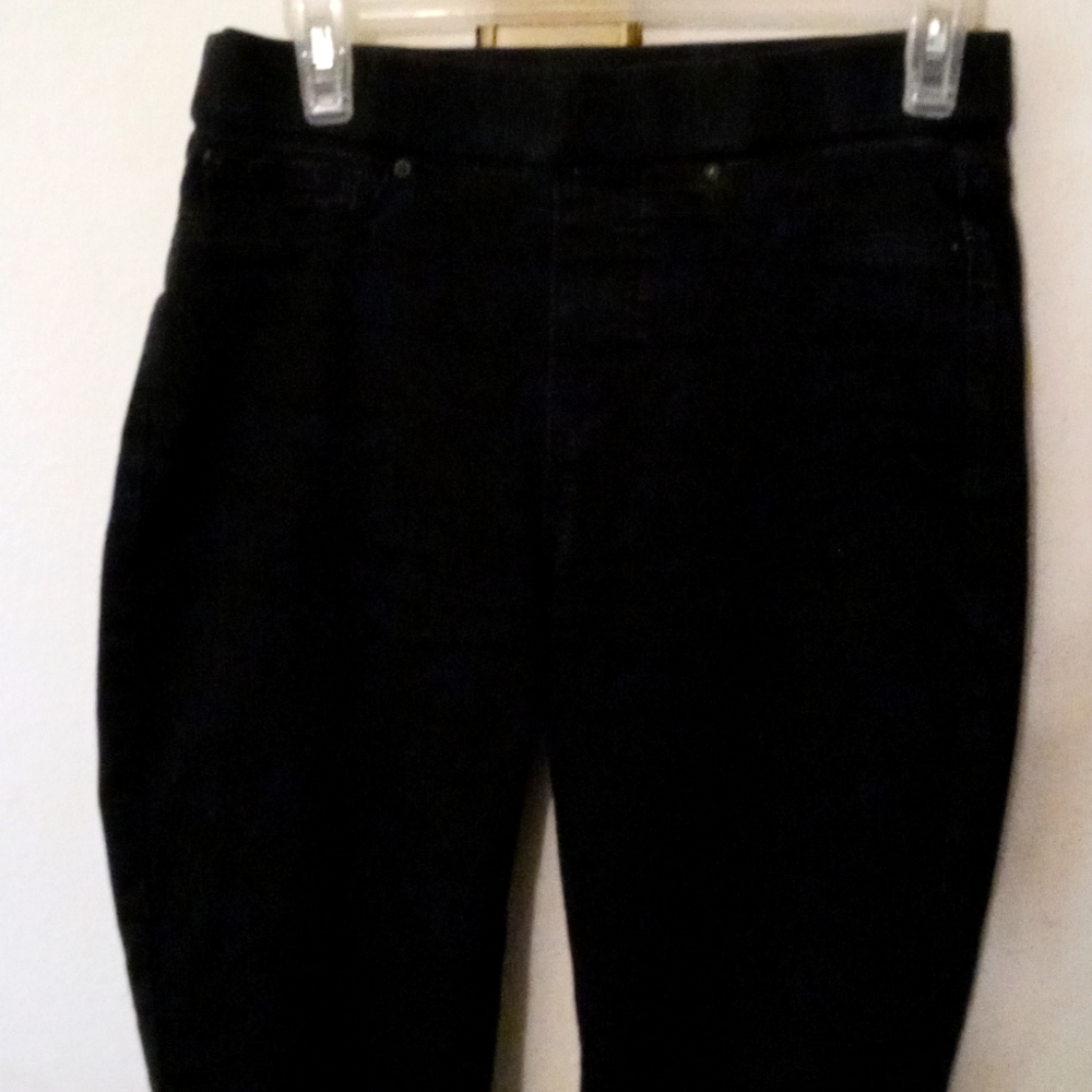 SIGNATURE Levi Strauss Totally Shaping Pull-On Skinny Jeggings